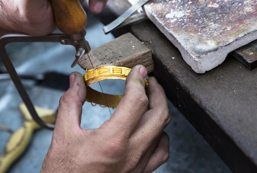 طلا چگونه درست میشود | درست کردن دستبند طلا